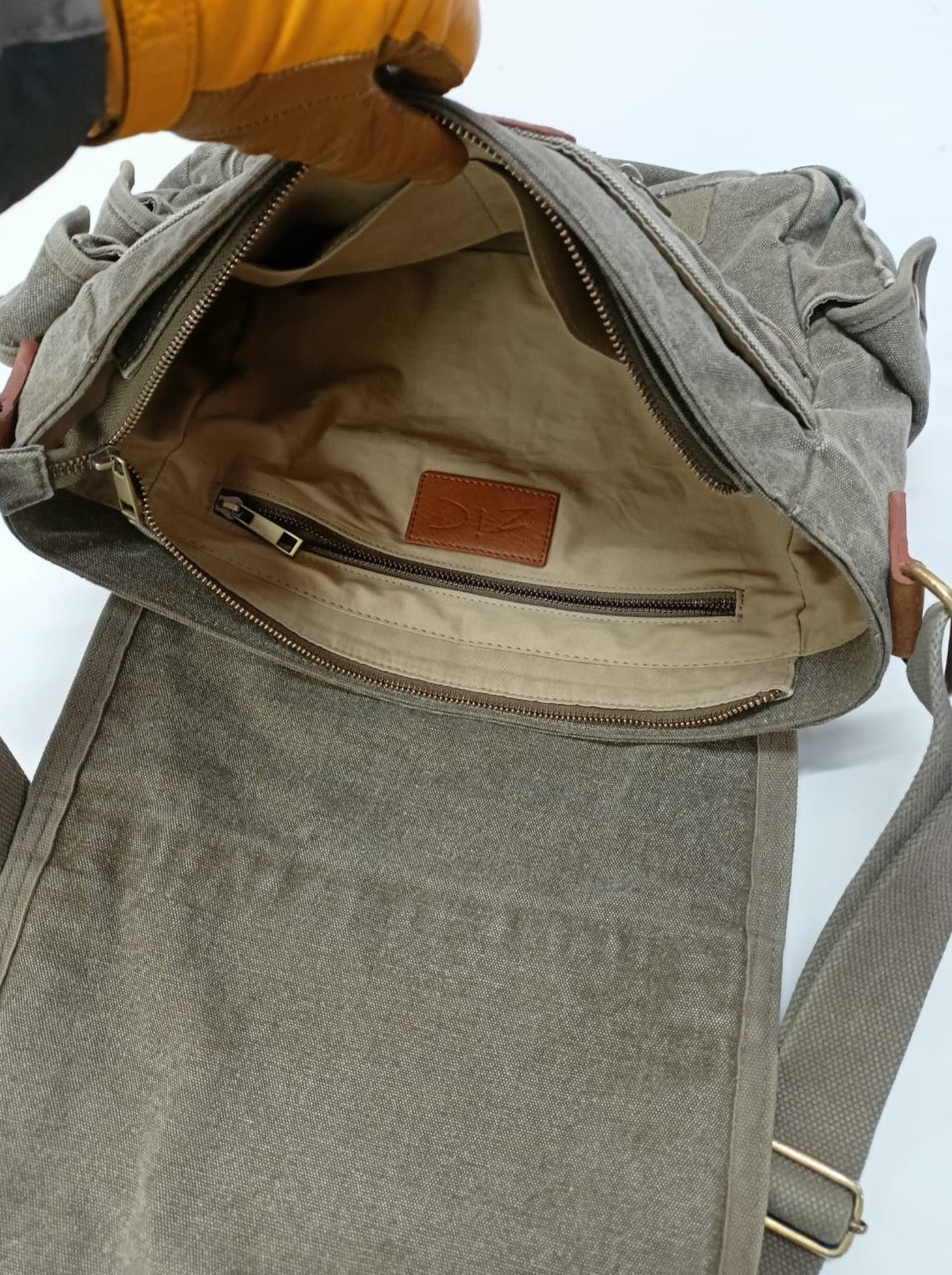Zic Messenger Bag